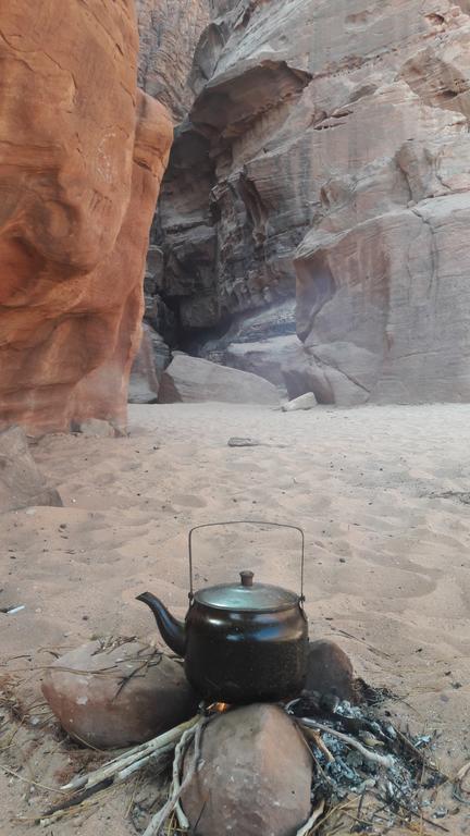 Salem Camp Hotel Wadi Rum Exterior photo